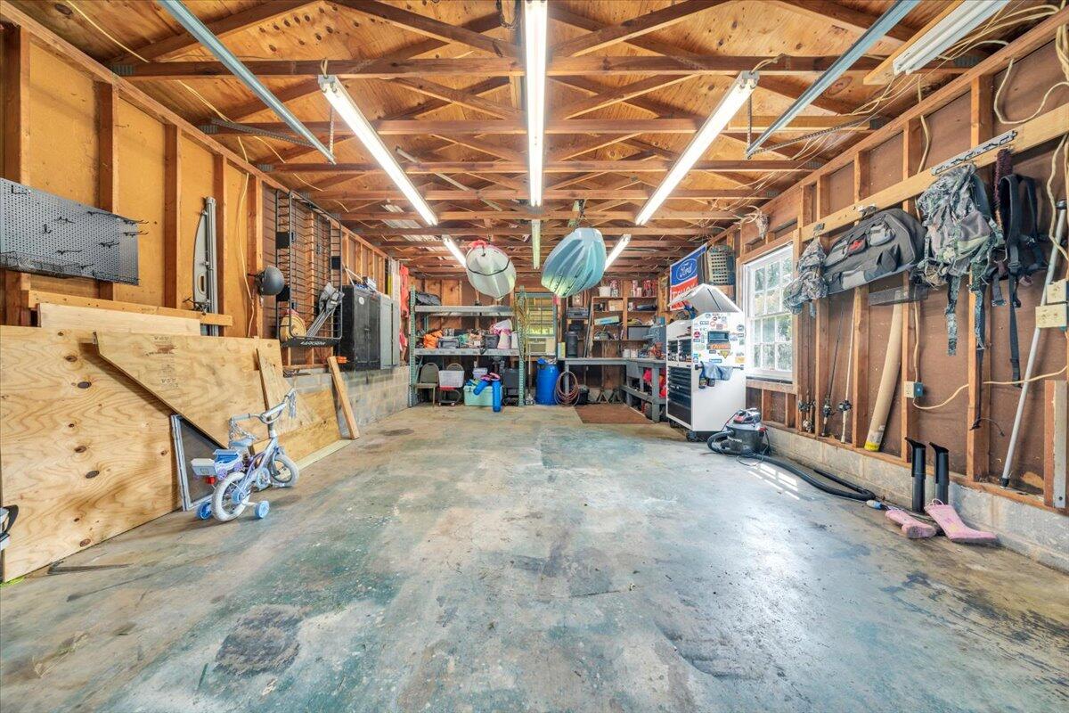 729 Kenyon Road Vinton, VA 24179 - Photo 43 of 54 43-MIB00923
