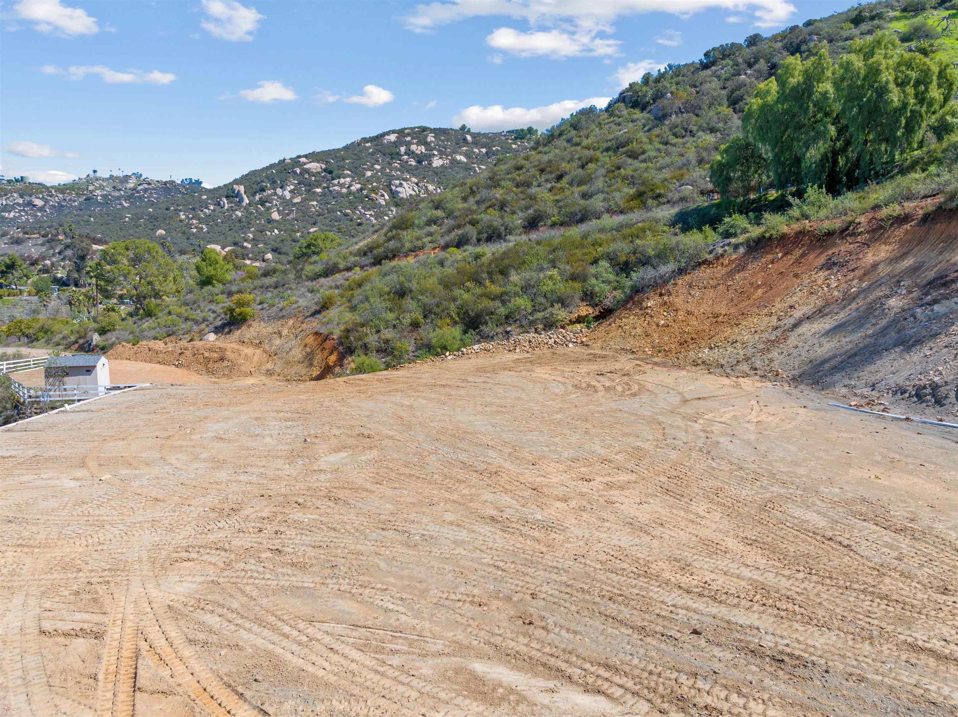 827 Eucalyptus Woods Road San Marcos, CA 92069 - Photo 14 of 32