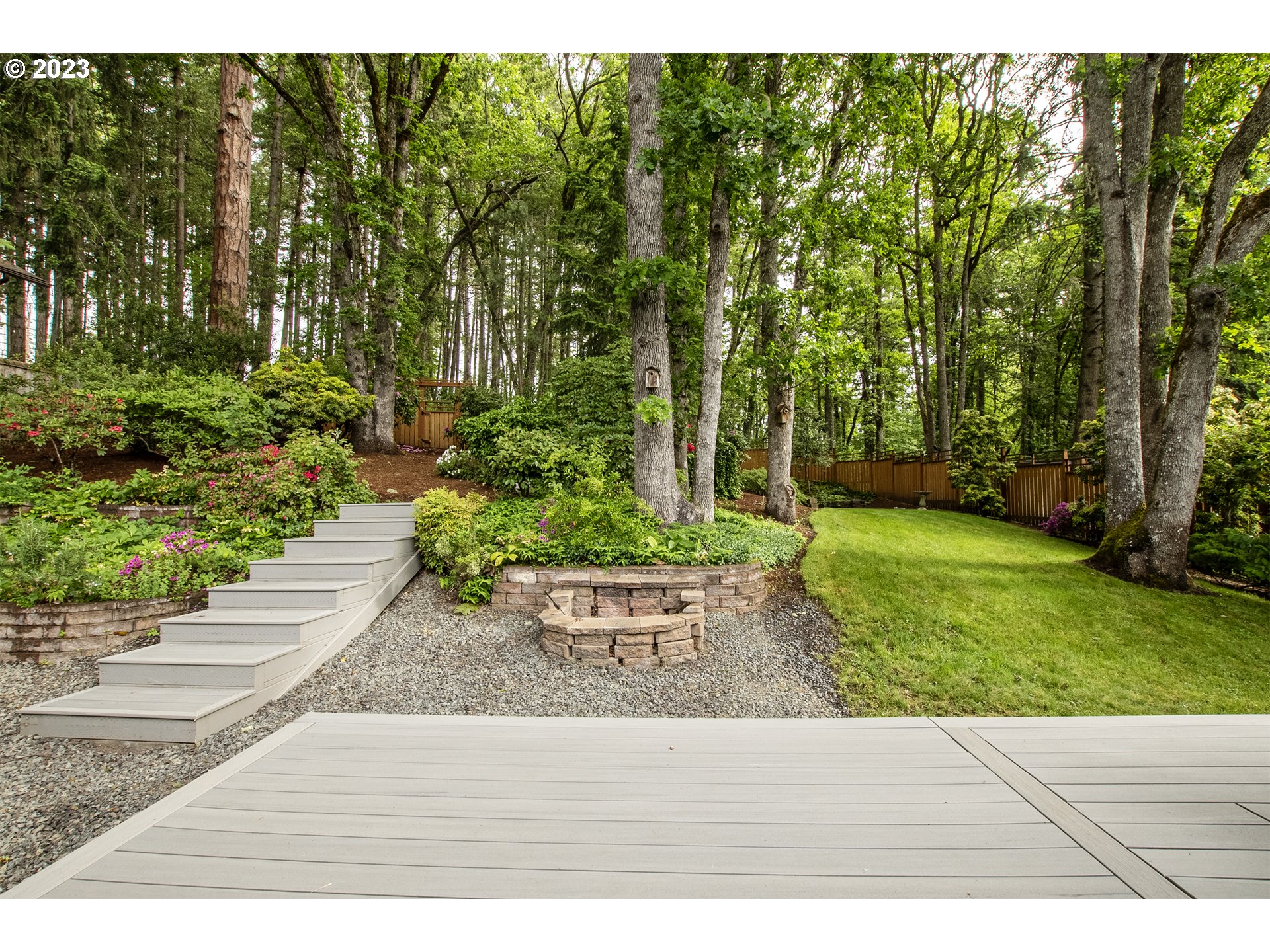 197 Brae Burn Drive Eugene, OR 97405 - Photo 37 of 42 a view of garden with patio
