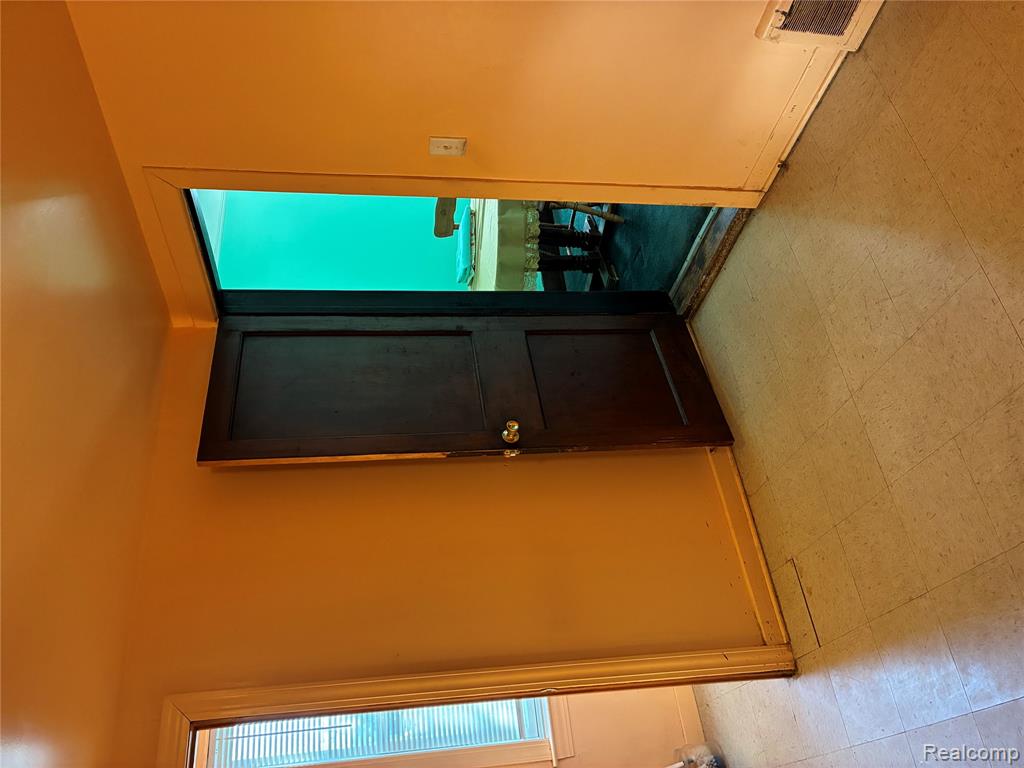 1214 Root Street Flint, MI 48503 - Photo 12 of 34