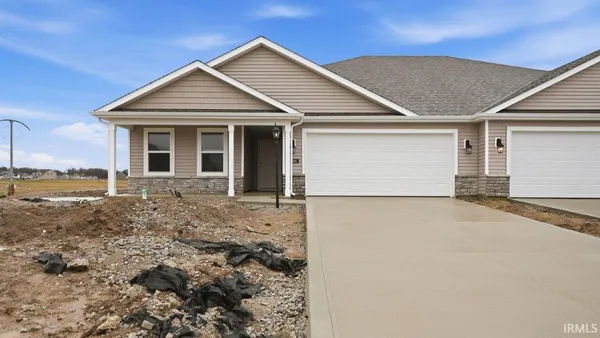 $304,900 | 1004 Butler Lake, Fort Wayne, IN 46818