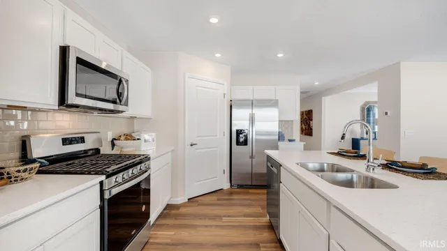 $354,677 | 1004 Butler Lake, Fort Wayne, IN 46818