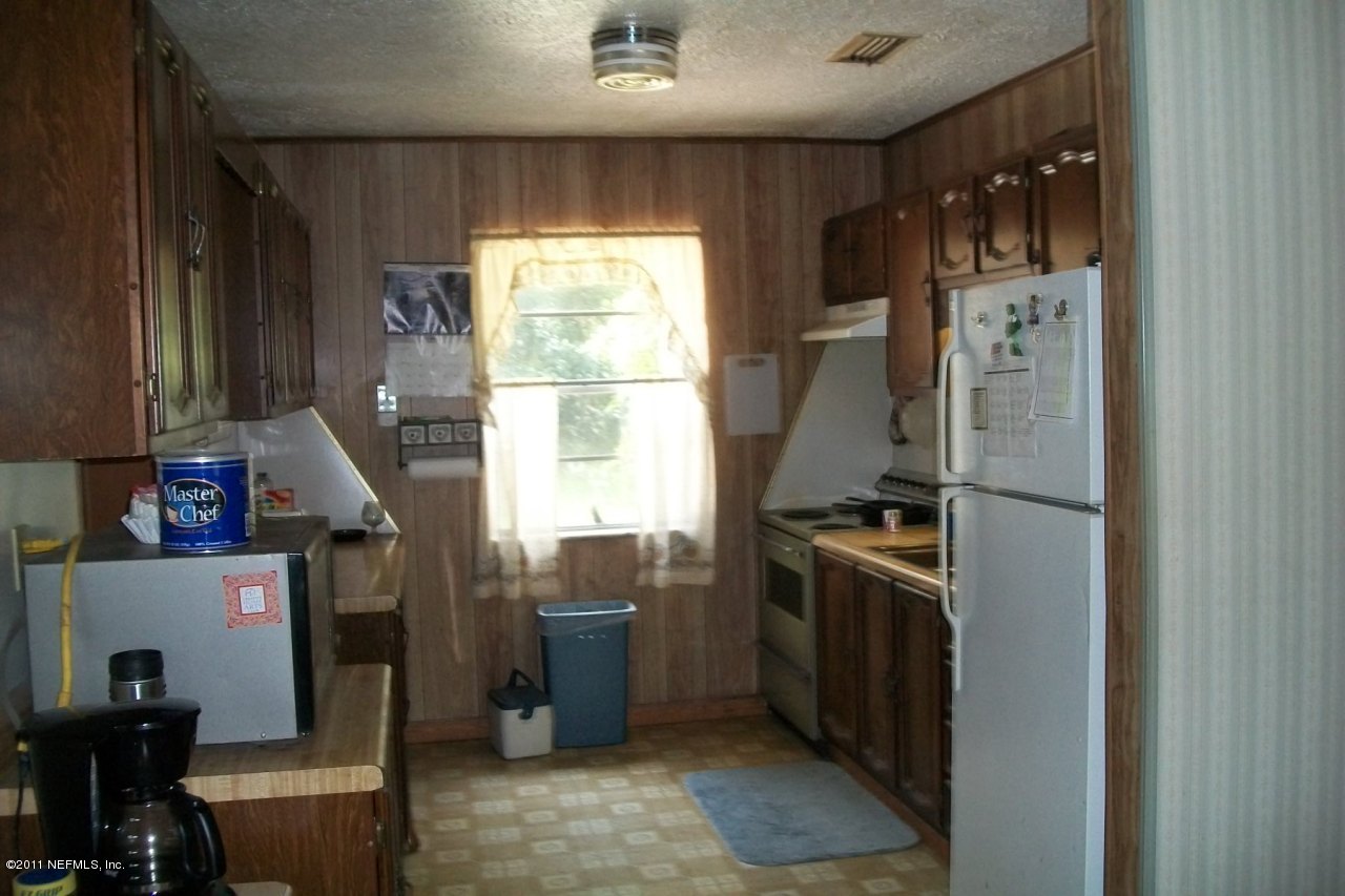 5166 Woodcrest Road Jacksonville, FL 32205 - Photo 4 of 14 Kitchen