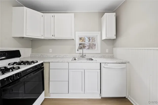 $2,300 | 162 Reed Avenue, Syracuse, NY 13207