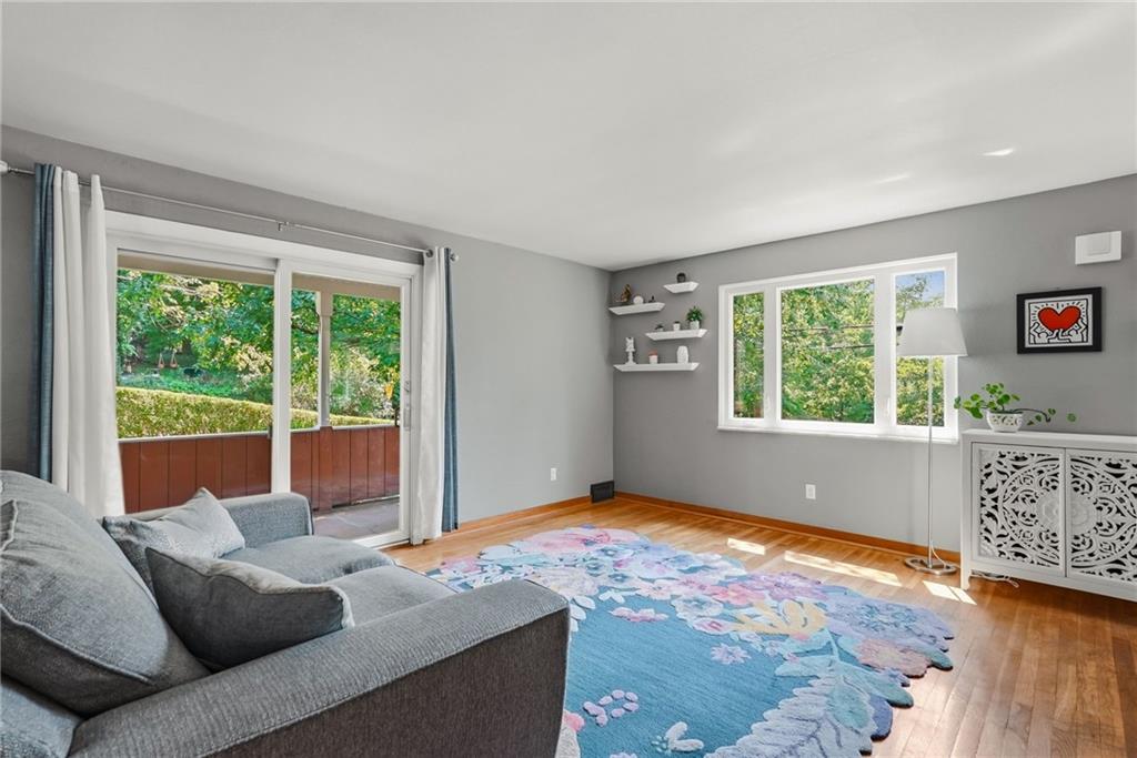 215 Forest Hills Road Pittsburgh, PA 15221 - Photo 9 of 47 Gallery Image 9