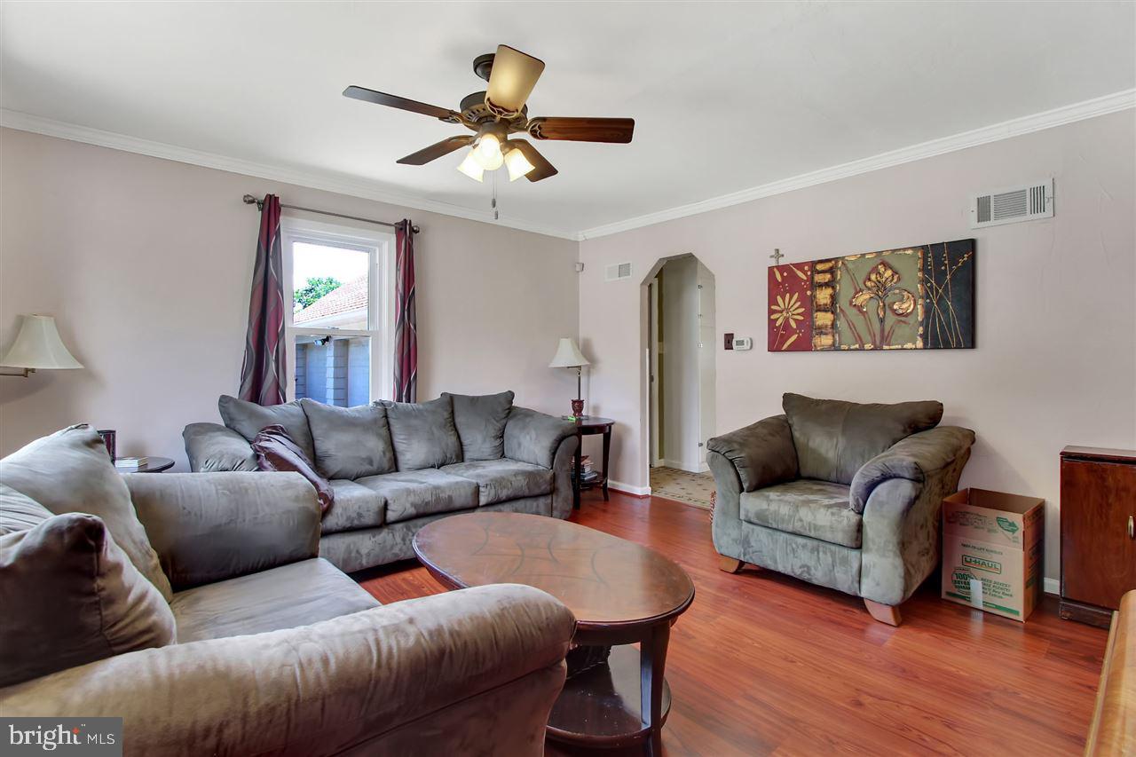 2070 Poplars Road York, PA 17408 - Photo 3 of 25 Gallery Image 3