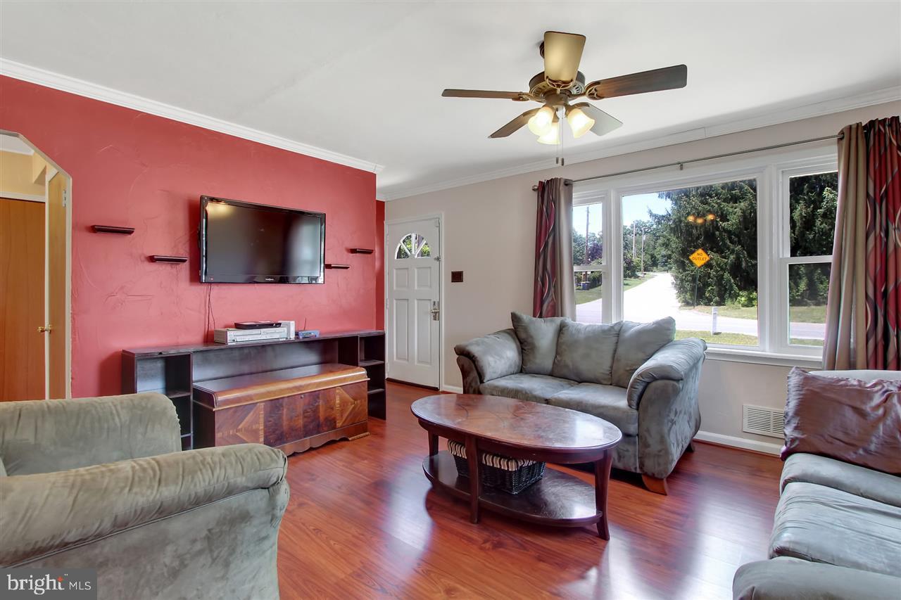 2070 Poplars Road York, PA 17408 - Photo 5 of 25 Gallery Image 5