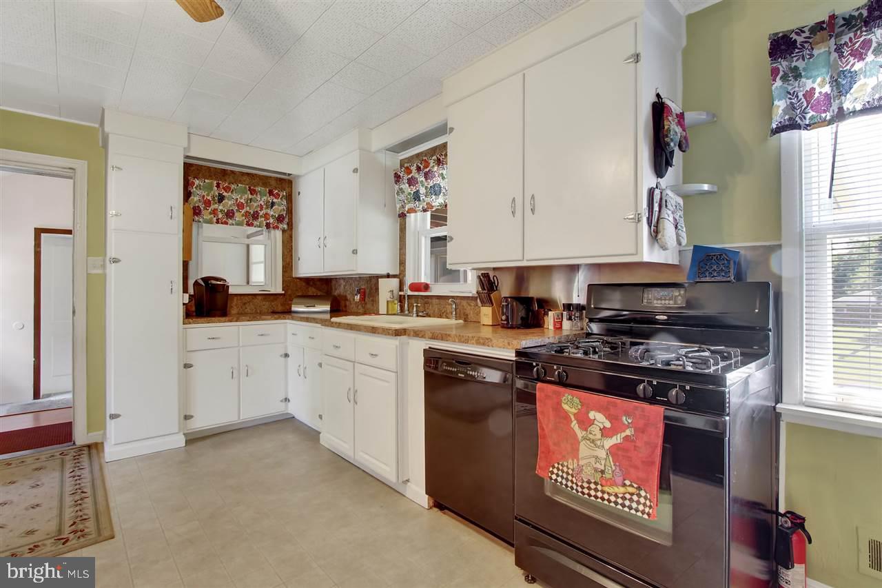 2070 Poplars Road York, PA 17408 - Photo 9 of 25 Gallery Image 9