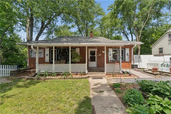 $185,000 | 124 West Nickell Avenue, Independence, MO 64050