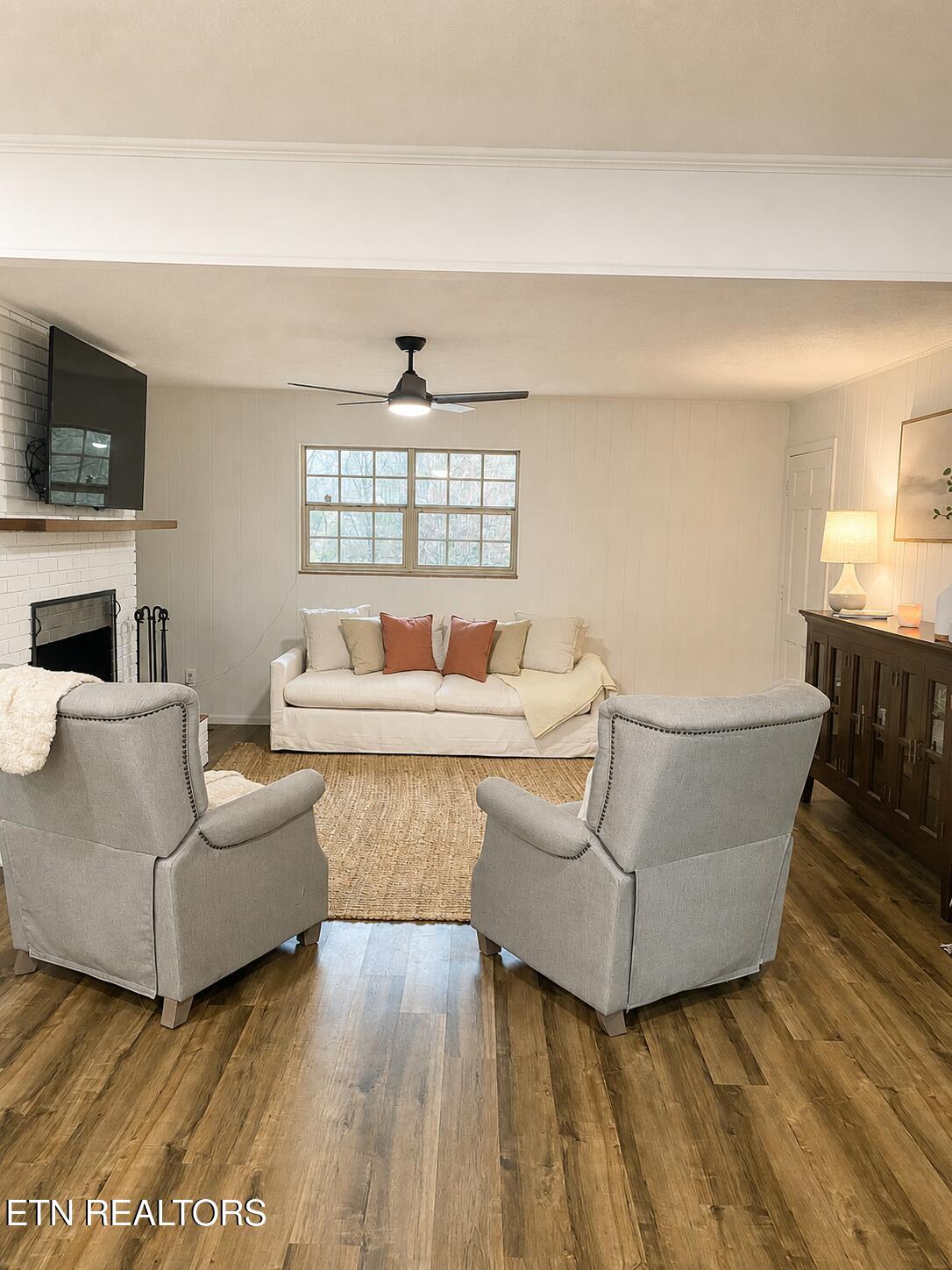 145 Wesley Harrogate, TN 37752 - Photo 5 of 13 Family Room (1)