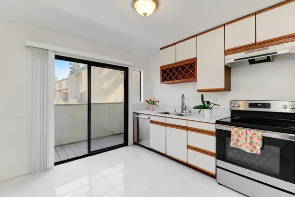 $5,000 | 3324 Caminito Eastbluff, Unit 161, La Jolla, CA 92037