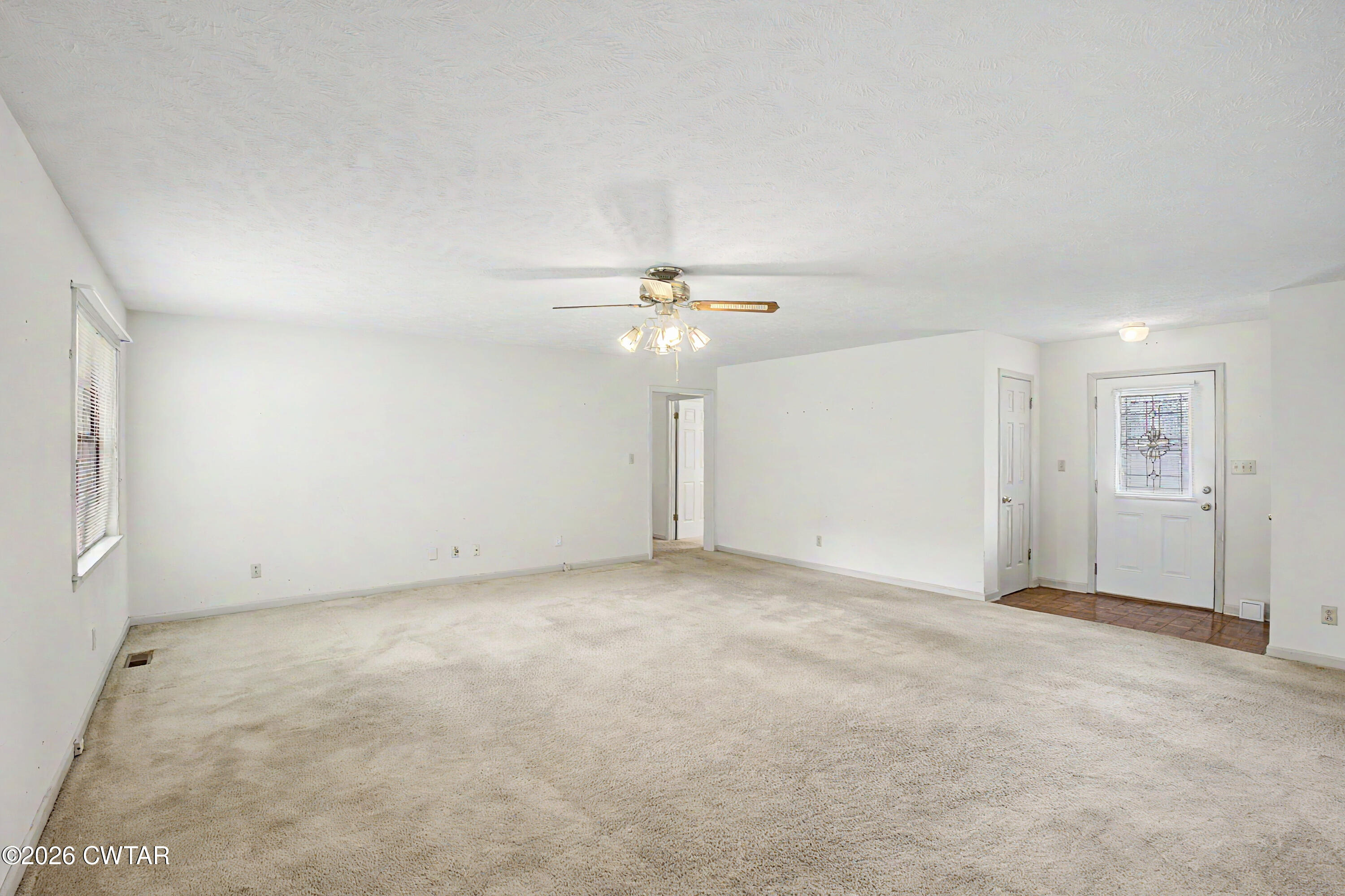 1074 Old Humboldt Road Jackson, TN 38305 - Photo 15 of 20 Living Room 2