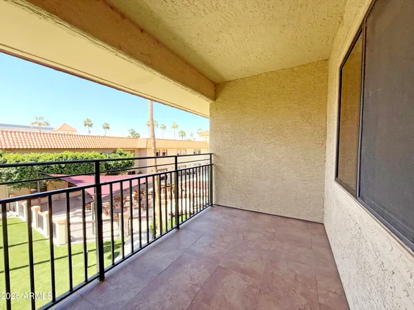 $65,000 | 10330 West Thunderbird Boulevard, Unit C304, Sun City, AZ 85351