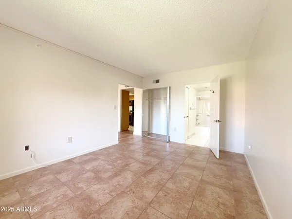 $65,000 | 10330 West Thunderbird Boulevard, Unit C304, Sun City, AZ 85351