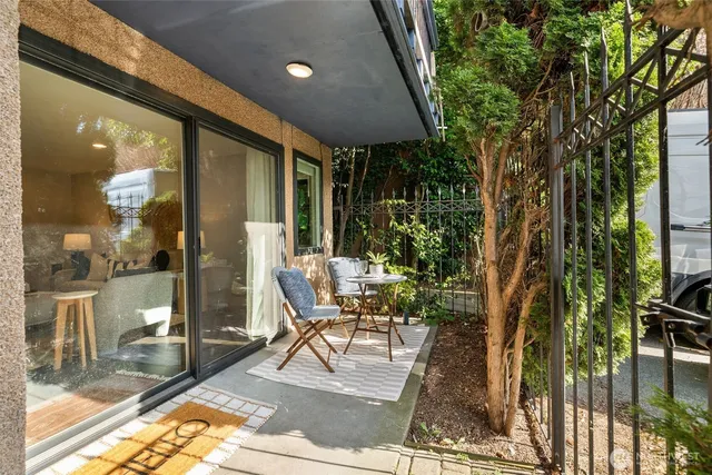 $424,990 | 2219 Eastlake Avenue East, Unit 101, Seattle, WA 98102