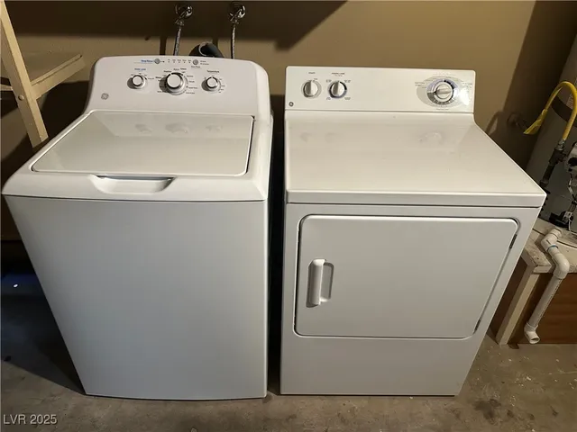 $1,945 | 377 Tobler Drive, Las Vegas, NV 89145