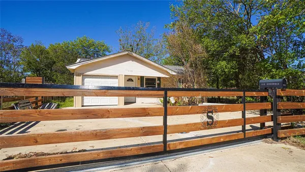 $1,600 | 112 Cherokee Street, Terrell, TX 75160