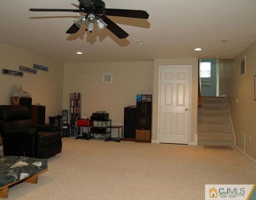 14 Rondell Lane Old Bridge, NJ 08879 - Photo 8 of 10 Gallery Image 8