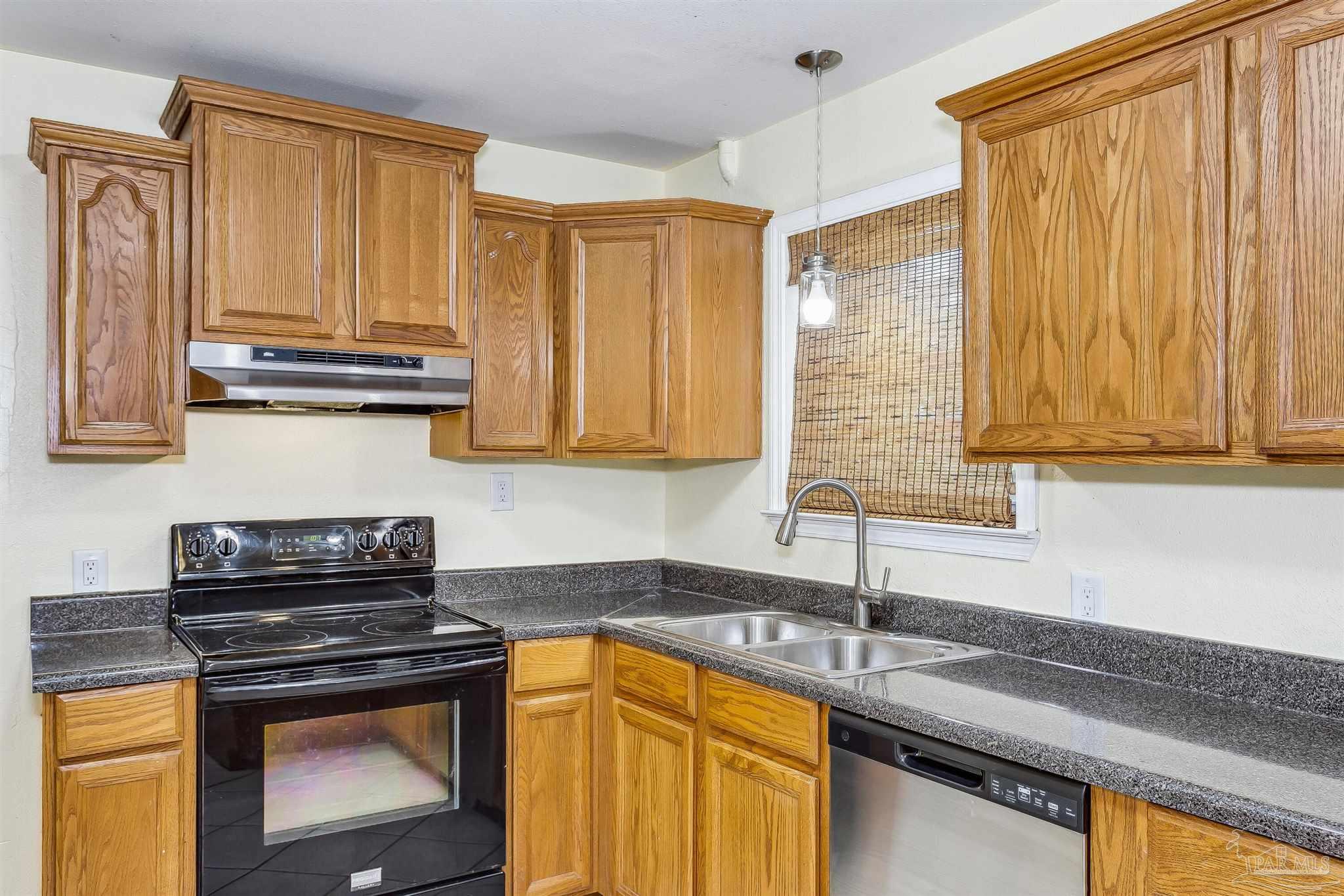 3452 Wellington Road Pensacola, FL 32504 - Photo 13 of 31 Gallery Image 13