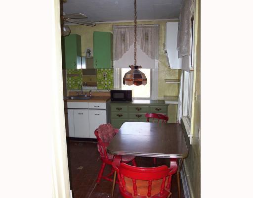 1226 Courtright Street Pittsburgh, PA 15212 - Photo 4 of 18 Kitchen.