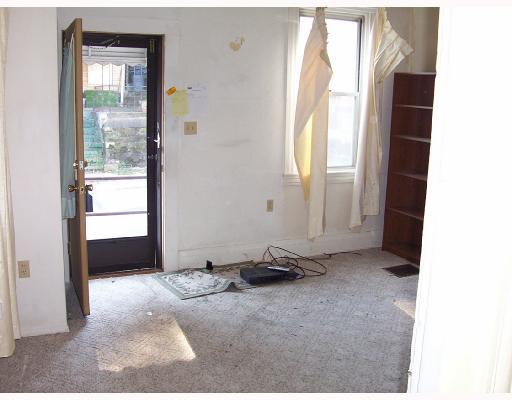 1226 Courtright Street Pittsburgh, PA 15212 - Photo 9 of 18 Living Room.