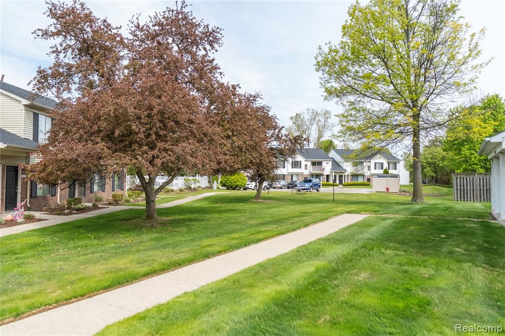 42564 Saratoga Road, Unit 31 Canton, MI 48187 - Photo 4 of 26