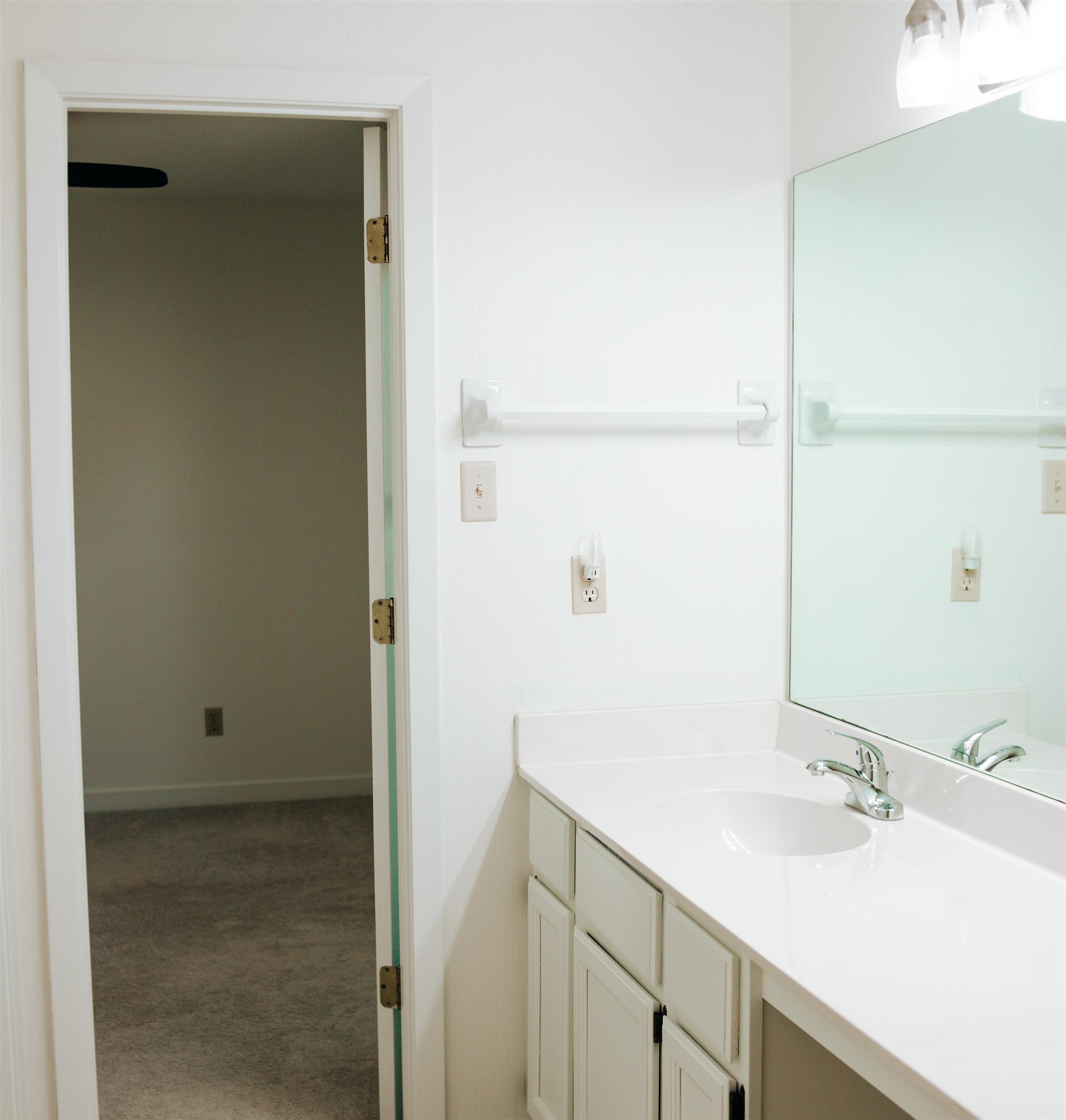 1923 Rye Road Germantown, TN 38139 - Photo 8 of 34 Bathroom with vanity and carpet floors