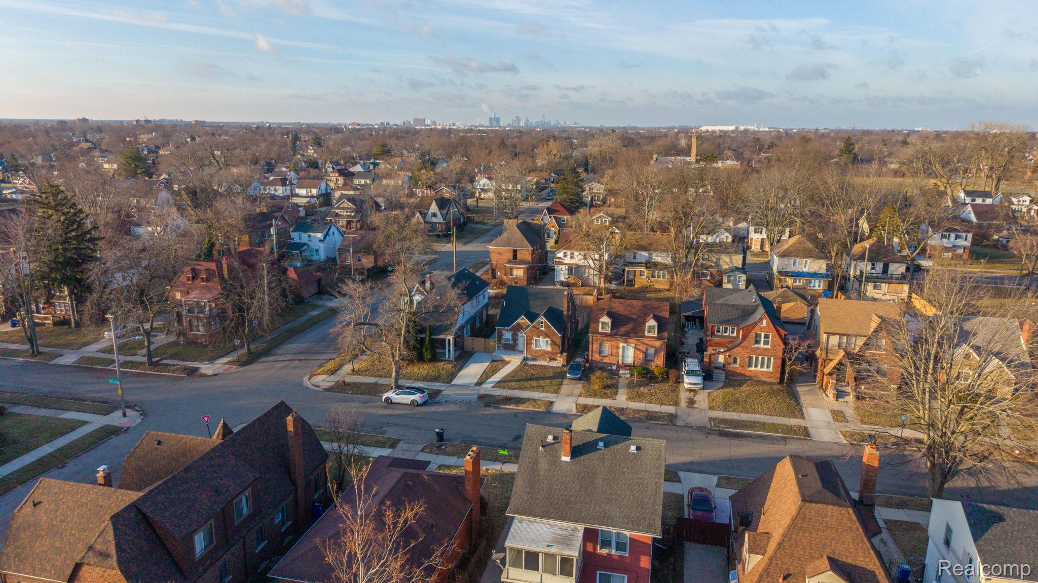 4113 Devonshire Road Detroit, MI 48224 - Photo 32 of 36 Aerial perspective of suburban area