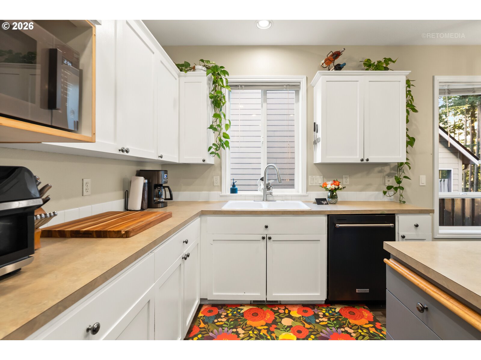 6030 Southwest Port Orford Street Tualatin, OR 97062 - Photo 12 of 35 Kitchen