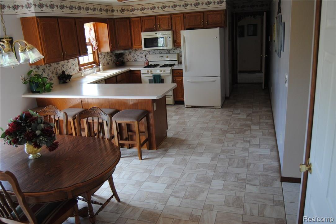 815 Morris Road Lapeer, MI 48446 - Photo 7 of 27 Nice 815 Morris Rd Lapeer MI 48446.JPG
