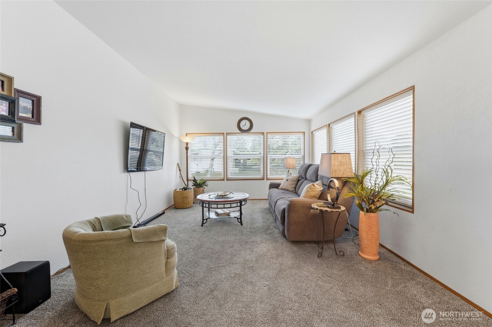 1352 Rancho Villa Walla Walla, WA 99362 - Photo 20 of 35 a living room with furniture and a window