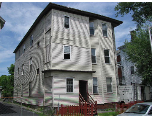2 Pelham Street, Unit 2 Worcester, MA 01609 - Photo 1 of 8 Gallery Image 1