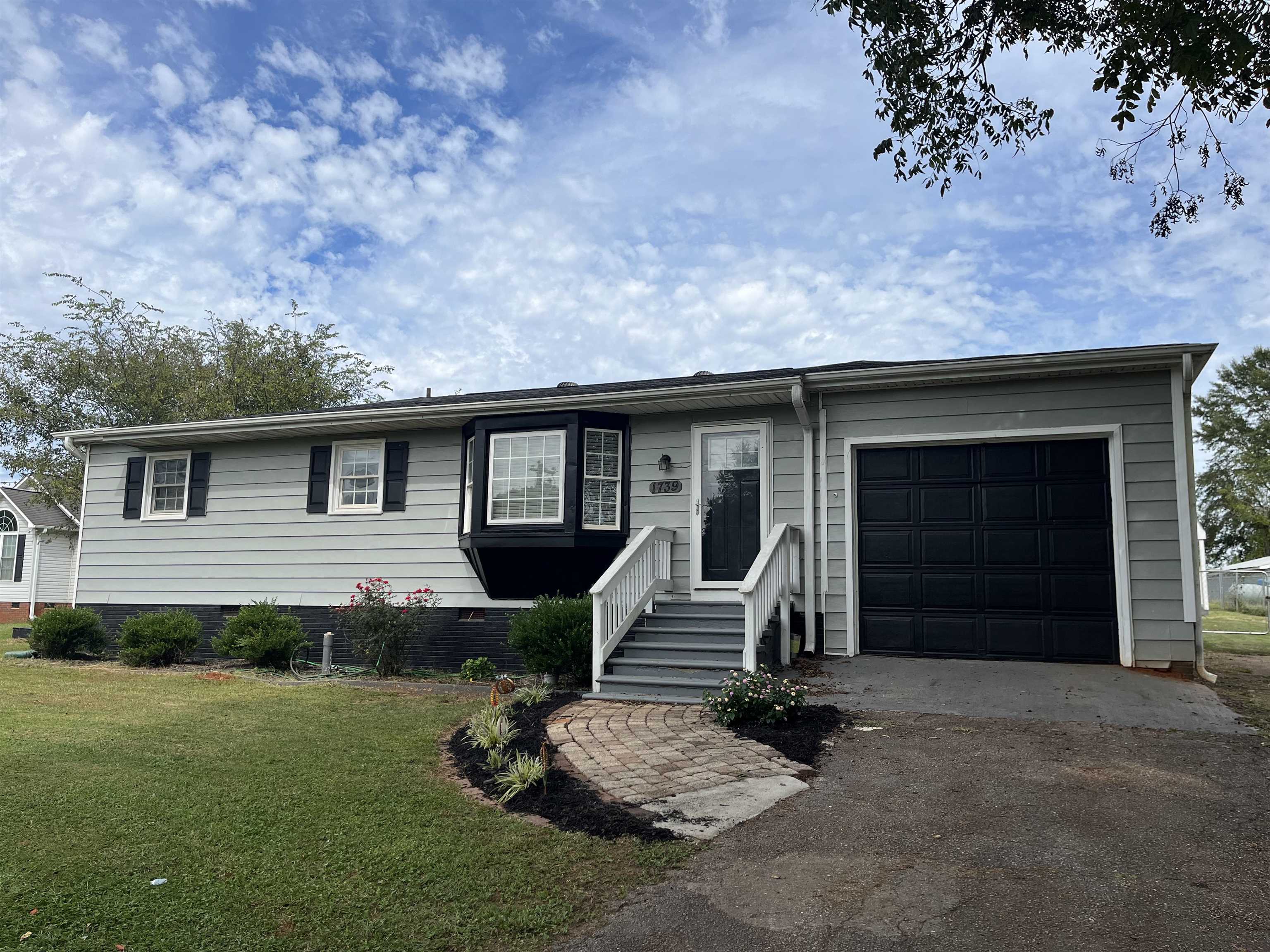 1739 John Dodd Road Wellford, SC 29385 - Photo 1 of 23
