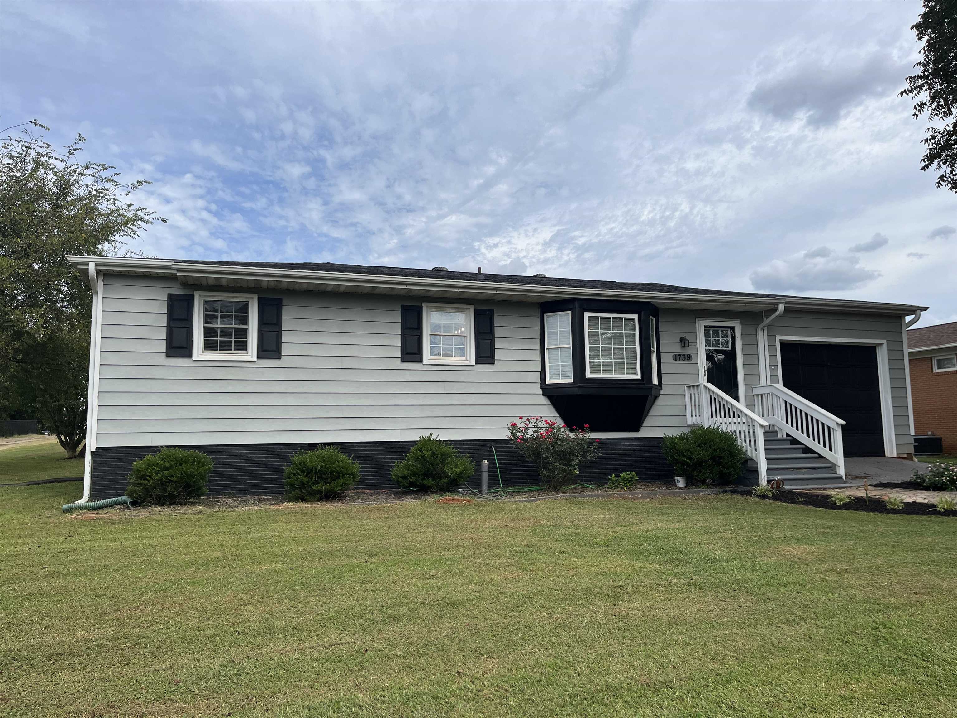 1739 John Dodd Road Wellford, SC 29385 - Photo 3 of 23