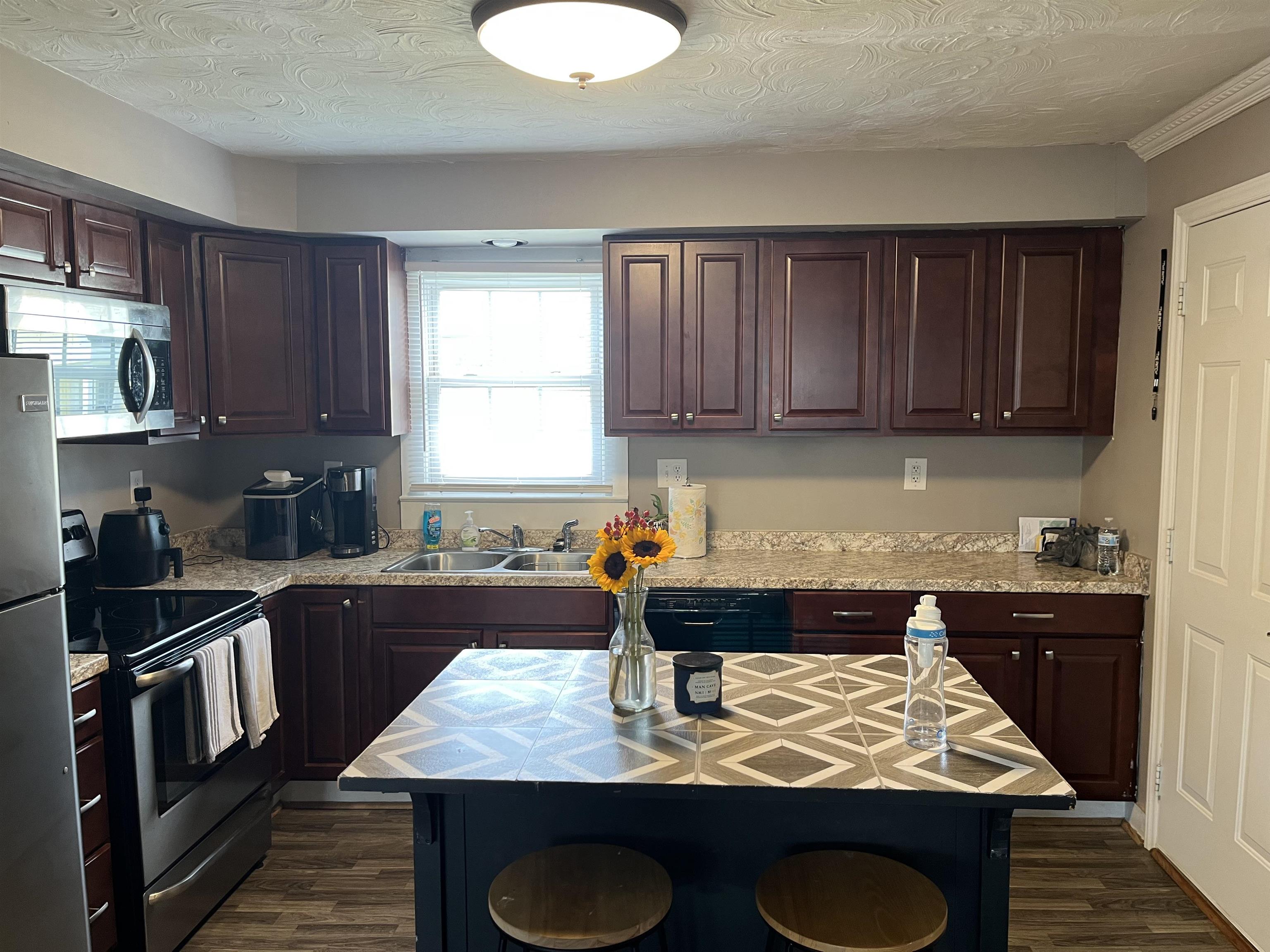 1739 John Dodd Road Wellford, SC 29385 - Photo 5 of 23