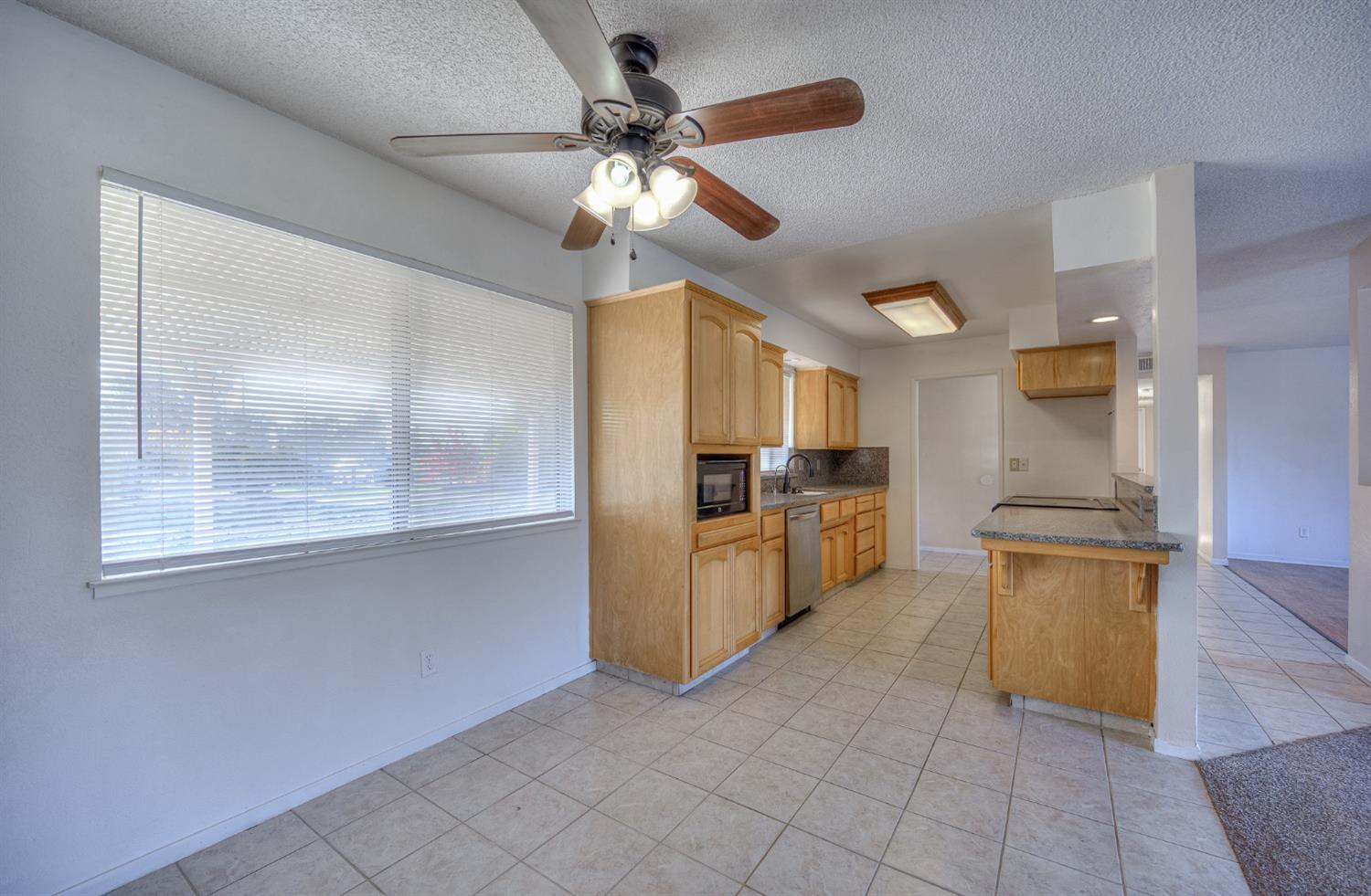 16935 La Canada Road Madera, CA 93636 - Photo 9 of 25 Gallery Image 9