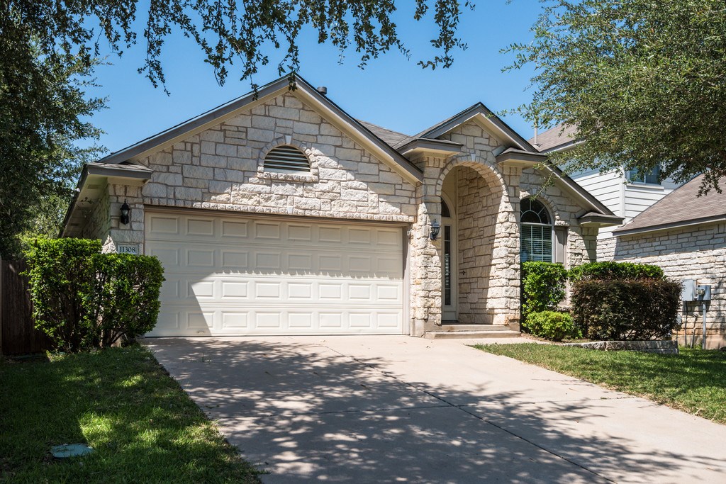 11308 Los Comancheros Road Austin, TX 78717 - Photo 3 of 32 Gallery Image 3