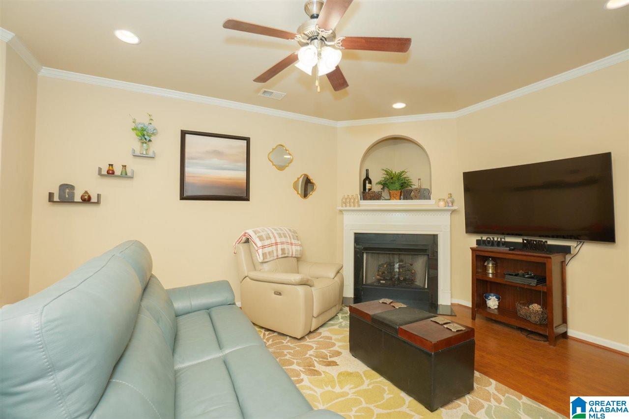 318 Calloway Lane Pelham, AL 35124 - Photo 5 of 24