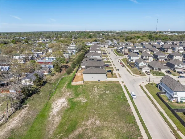 $310,000 | 943 Harper Lane, Bryan, TX 77803