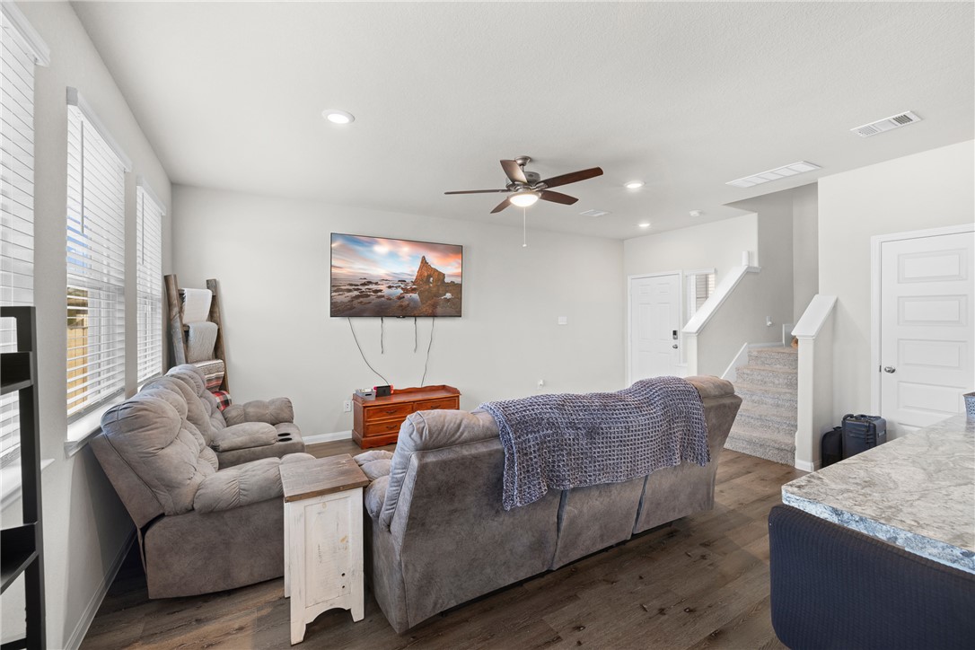 943 Harper Lane Bryan, TX 77803 - Photo 7 of 35