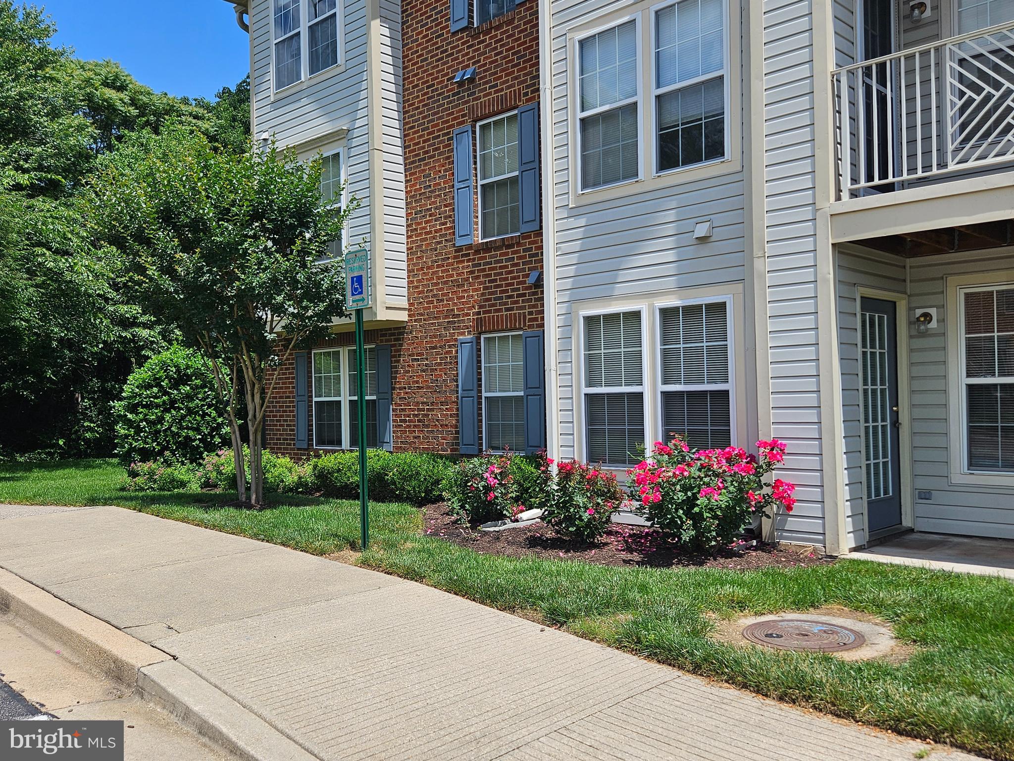 685 Winding Stream Way, Unit 101 Odenton, MD 21113 - Photo 3 of 4 Gallery Image 3