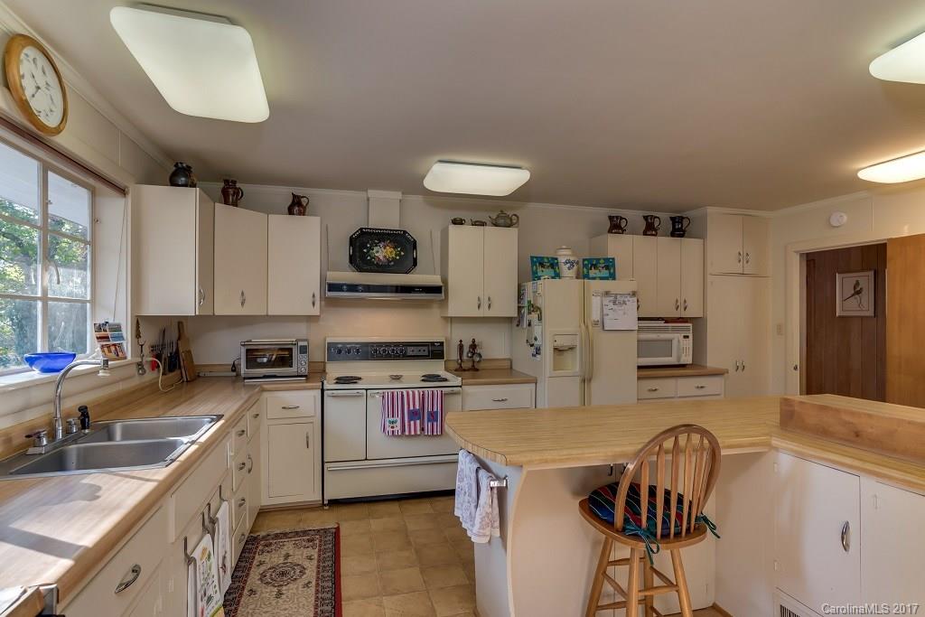 202 Ridgetop Road Landrum, SC 29356 - Photo 9 of 24 Gallery Image 9