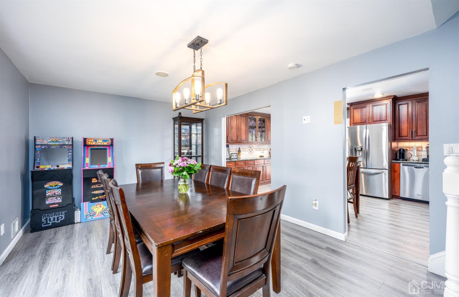 20 Outcalt Road Edison, NJ 08817 - Photo 21 of 35 a view of a dining room with furniture and wooden floor