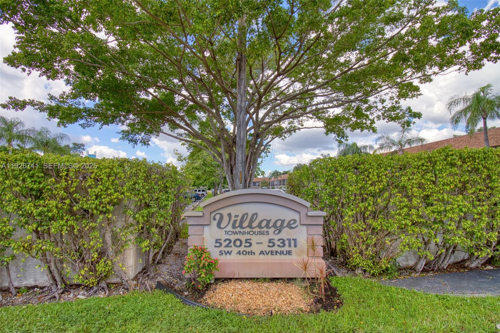 5209 Southwest 40th Avenue, Unit 51 Dania Beach, FL 33314 - Photo 1 of 22