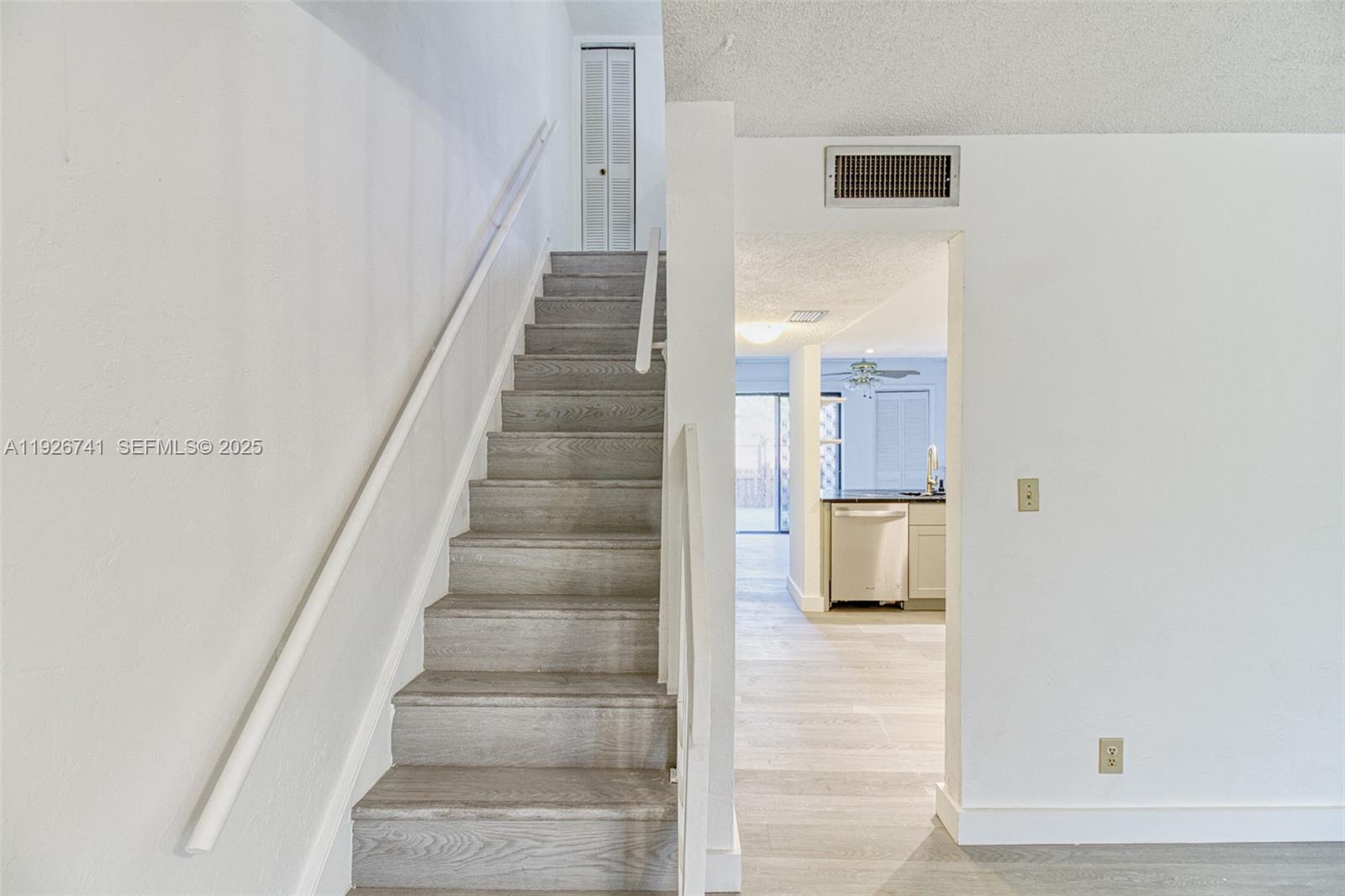 5209 Southwest 40th Avenue, Unit 51 Dania Beach, FL 33314 - Photo 11 of 22