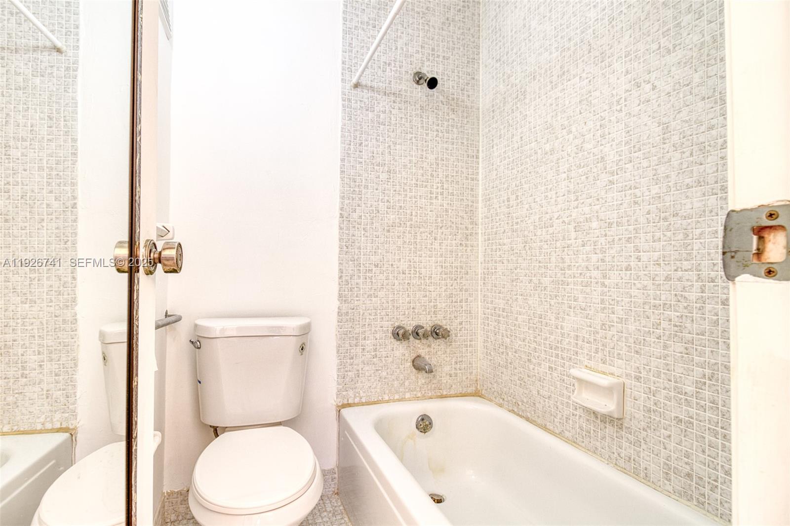 5209 Southwest 40th Avenue, Unit 51 Dania Beach, FL 33314 - Photo 19 of 22