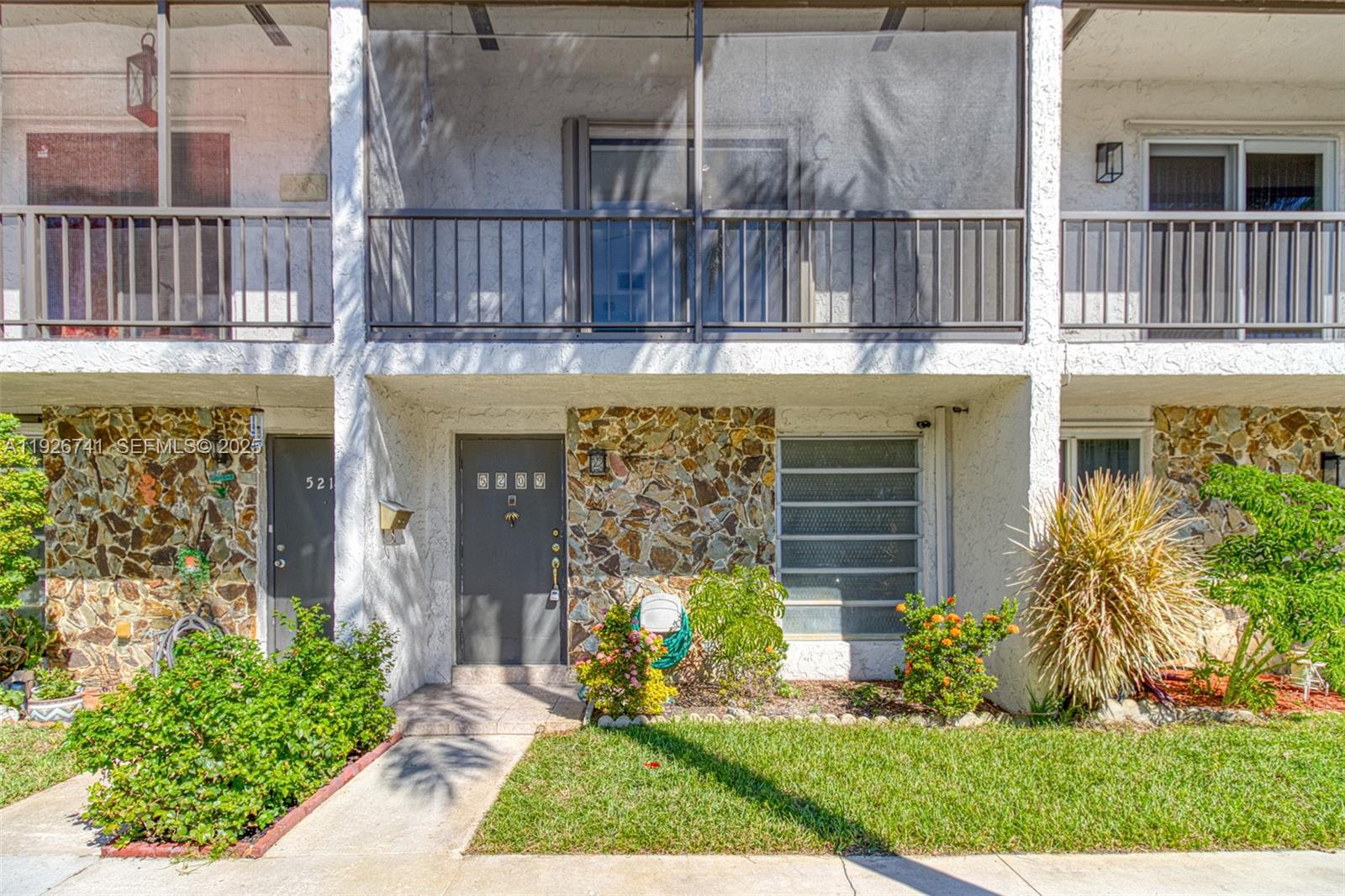 5209 Southwest 40th Avenue, Unit 51 Dania Beach, FL 33314 - Photo 2 of 22