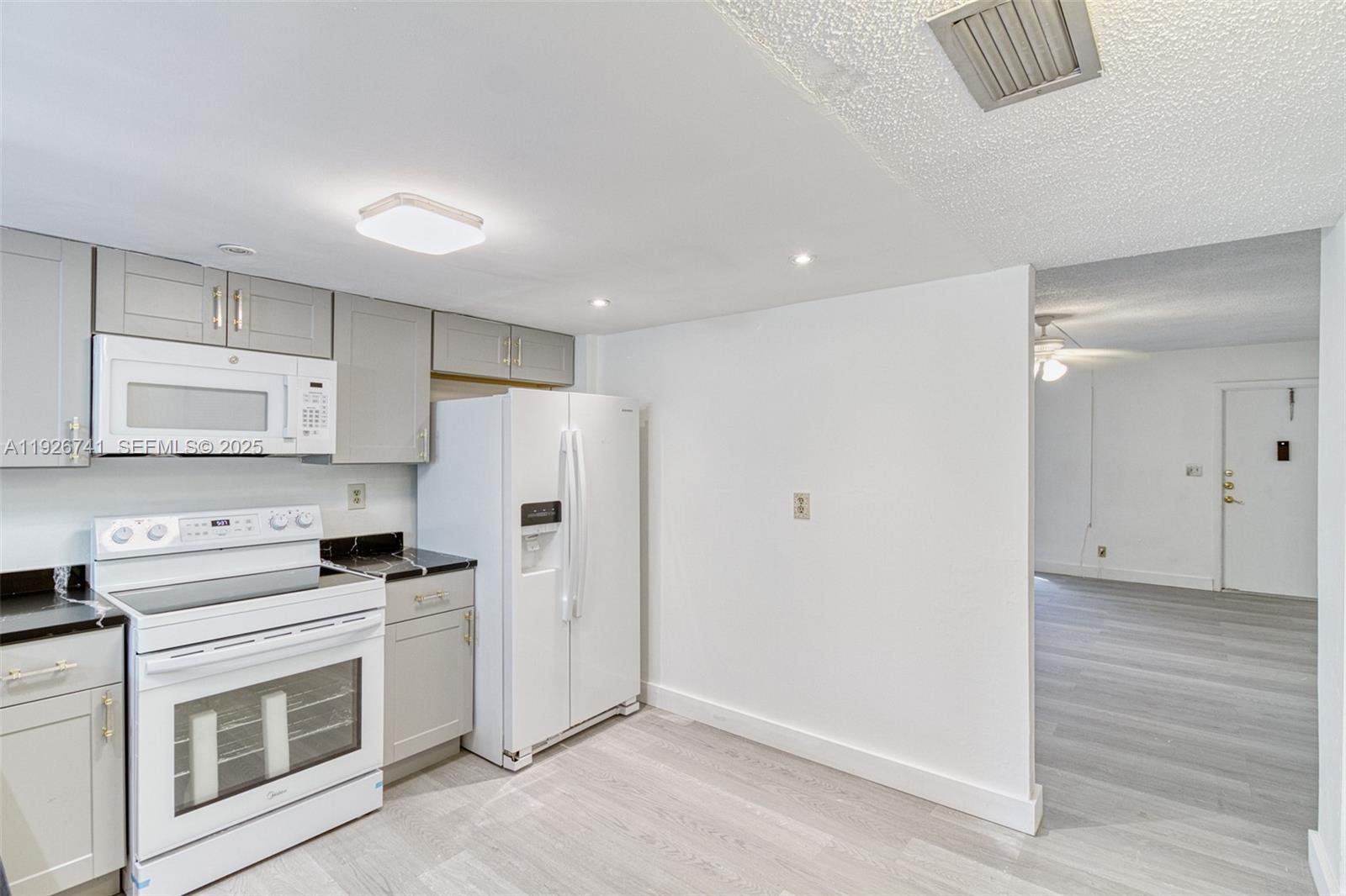 5209 Southwest 40th Avenue, Unit 51 Dania Beach, FL 33314 - Photo 8 of 22