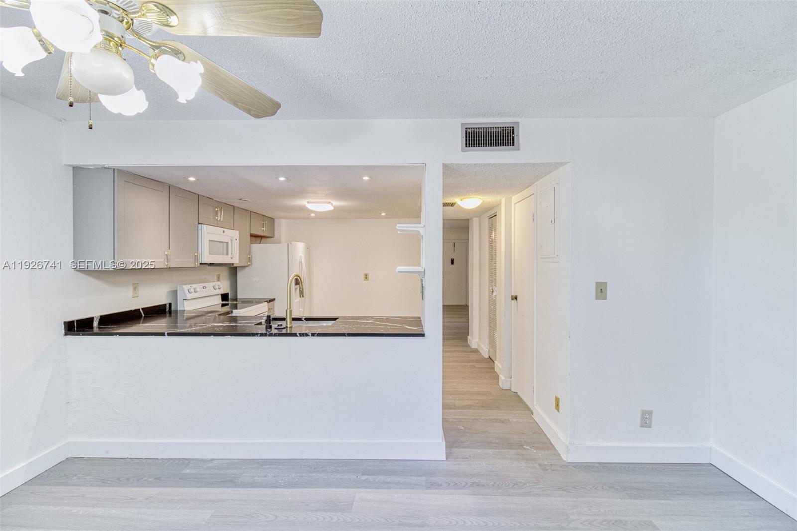 5209 Southwest 40th Avenue, Unit 51 Dania Beach, FL 33314 - Photo 10 of 22