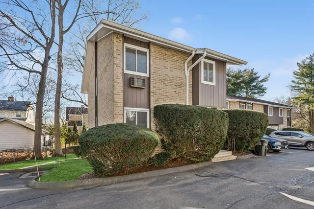 $3,895 | 61 Rock Spring Road, Unit 37, Stamford, CT 06906